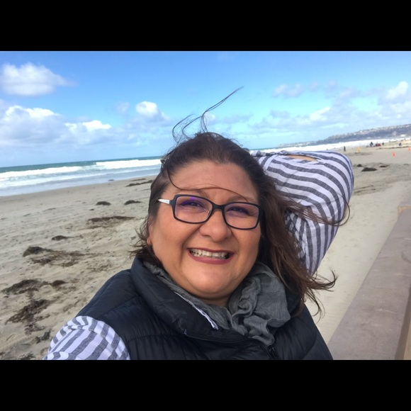 Meet your Posher, Edith - Picture 1 of 1